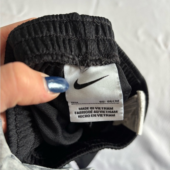 Nike Dri-FIT Gray T-Shirt for Toddlers - Picture 4 of 4